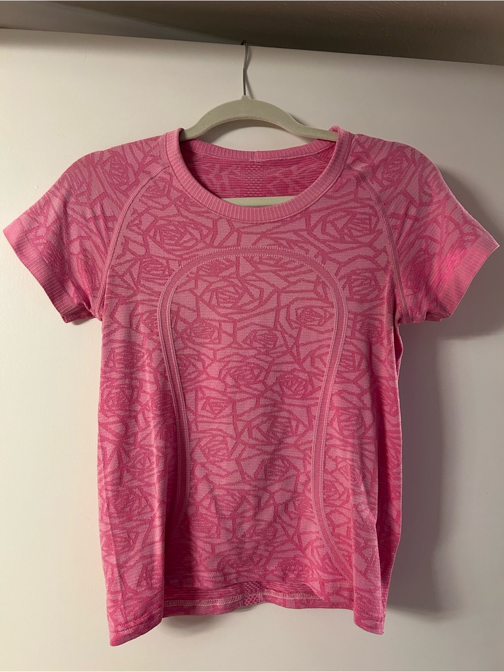 lululemon swiftly tech Pink Short Sleeve Seamless Performance Tee